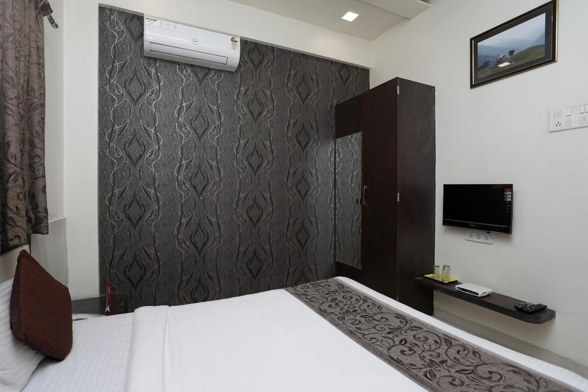 Hotel O Everest Inn Hotel Pune Exterior photo